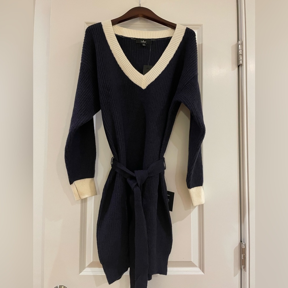 Lulus navy and white sweater dress size Small